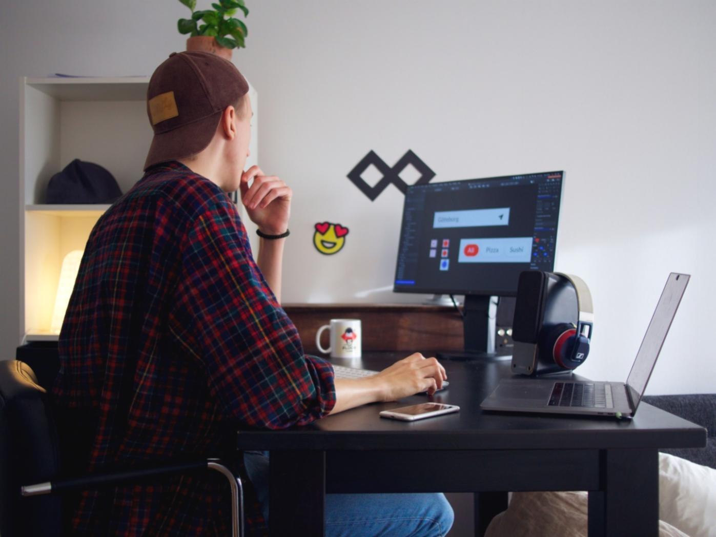 Modern database management training facility with advanced computing equipment